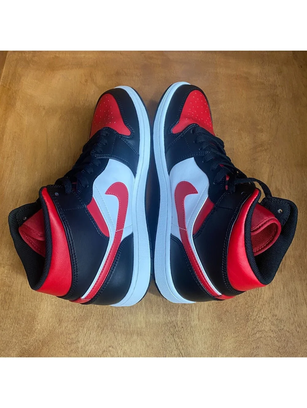 Nike Air Jordan 1 Mid Bred Toe Shoes Mens 10.5 Black Fire Red White 554724-079